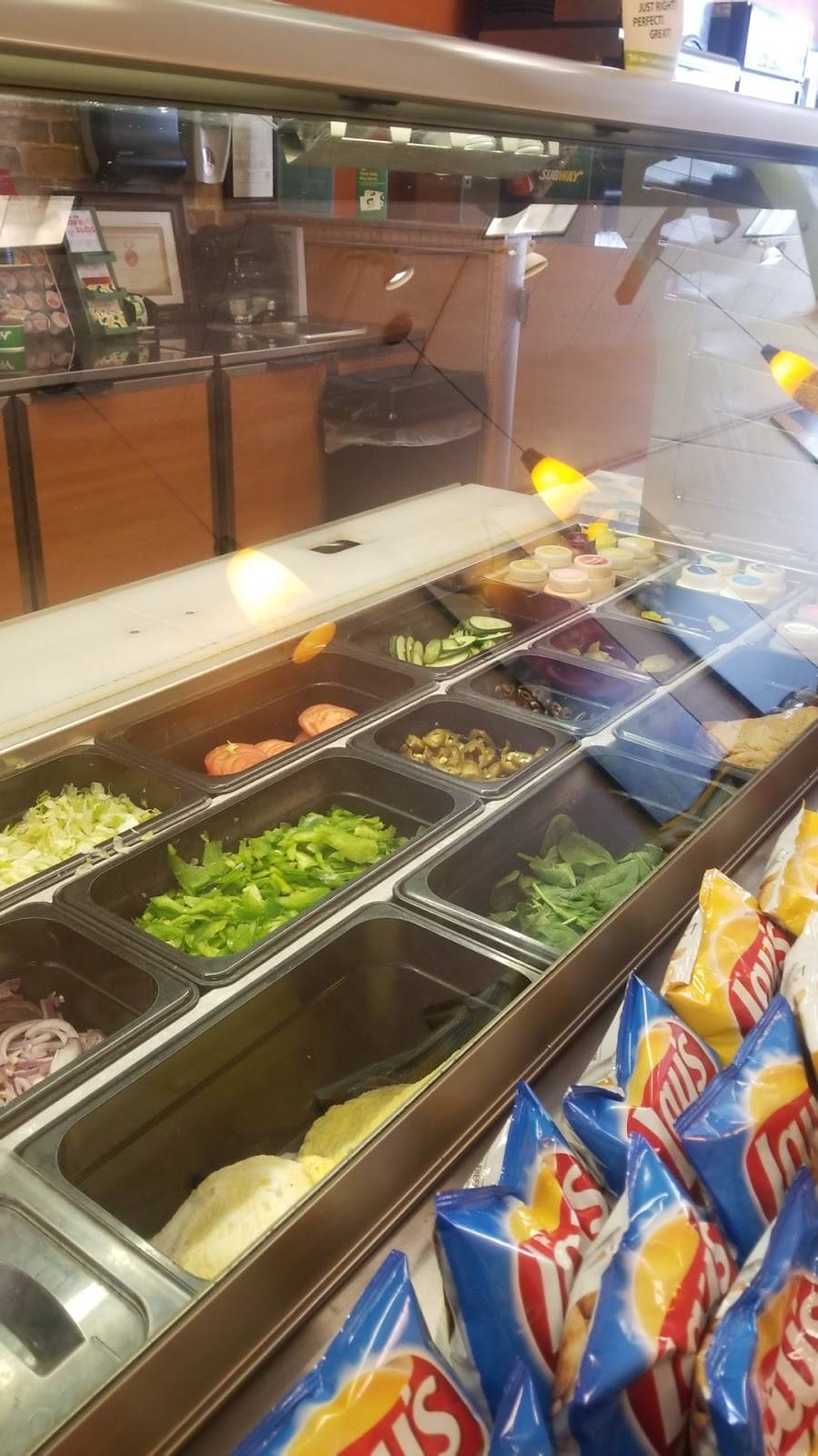 Subway Restaurants | restaurant | 138-05 Queens Blvd, Briarwood, NY 11435, USA | 7188801340 OR +1 718-880-1340