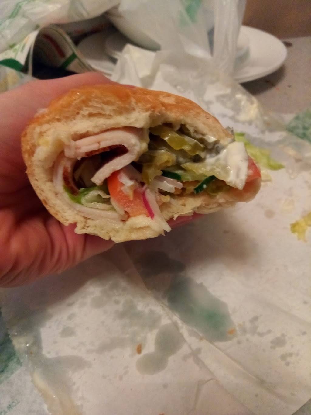 Subway Restaurants | restaurant | 2649 E, 7th Ave E, North St Paul, MN 55109, USA | 6517700794 OR +1 651-770-0794