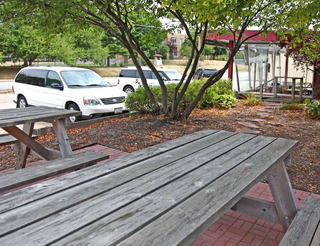 Cafe Express | restaurant | 1507 E Locust St, Davenport, IA 52803, USA | 5633227353 OR +1 563-322-7353