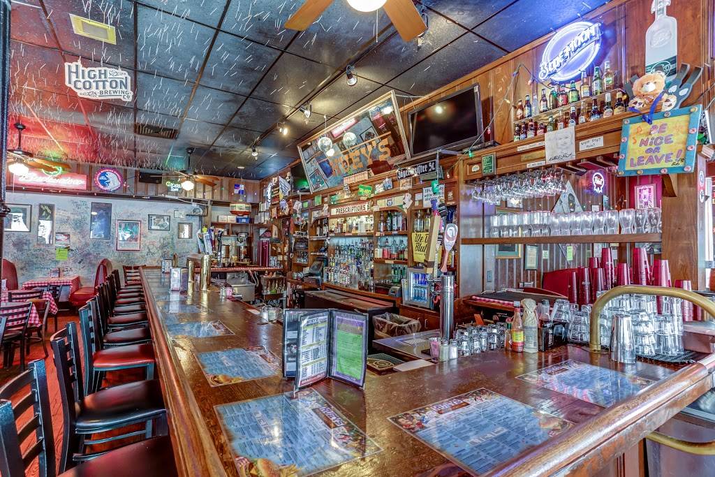 Hueys Downtown | restaurant | 77 S 2nd St, Memphis, TN 38103, USA | 9015272700 OR +1 901-527-2700