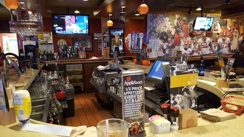 Applebees Grill + Bar | restaurant | 5050 Academy Ln, Bessemer, AL 35022, USA | 2054245255 OR +1 205-424-5255