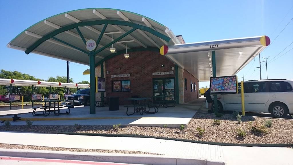 Sonic Drive-In | restaurant | 13211 Raceway Dr, Northlake, TX 76262, USA | 6828311115 OR +1 682-831-1115