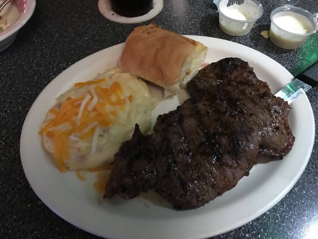 Red Dog Saloon | restaurant | 1600 W 23rd St, Muncie, IN 47302, USA | 7652860255 OR +1 765-286-0255