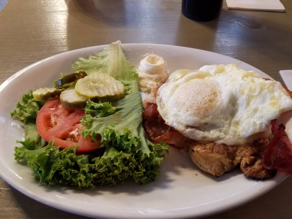 Burgers & Beer | restaurant | 70 Rice Rd, South Wilmington, IL 60474, USA | 8152370000 OR +1 815-237-0000