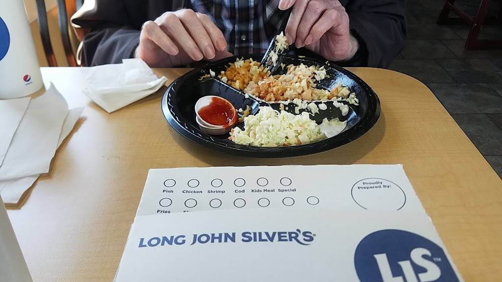 Long John Silvers | restaurant | 2354 Fort Henry Dr, Kingsport, TN 37664, USA | 4232466921 OR +1 423-246-6921