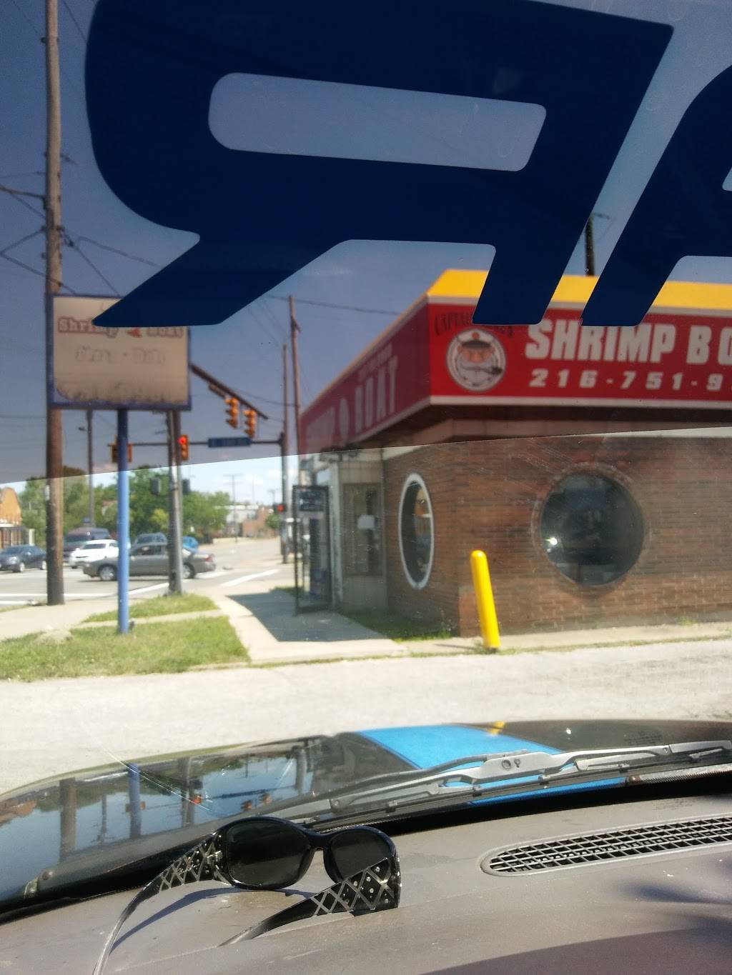 Shrimp & Fish Boat | restaurant | 12912 Kinsman Rd, Cleveland, OH 44120, USA | 2167519960 OR +1 216-751-9960
