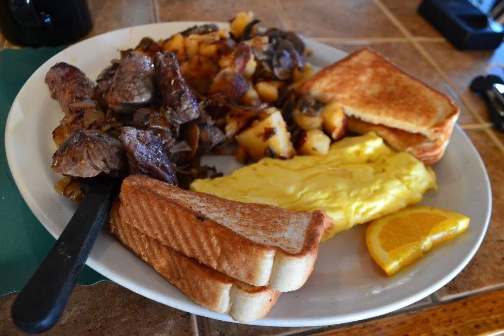 The Farmers Kitchen | restaurant | 444 NH-11, Farmington, NH 03835, USA | 6037559900 OR +1 603-755-9900