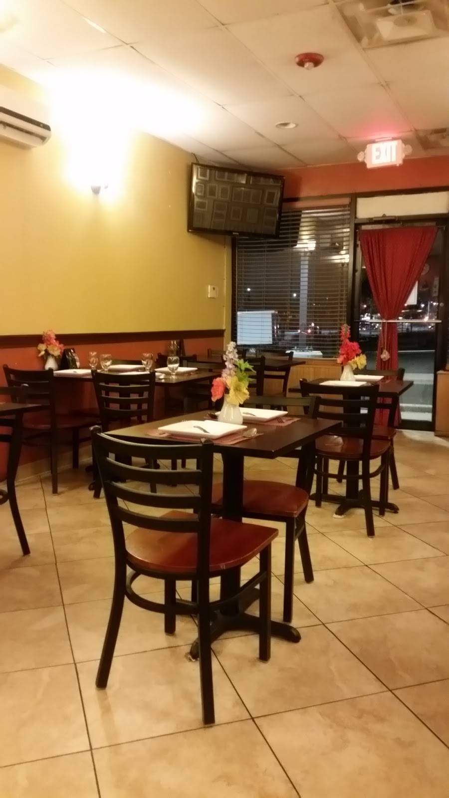 Manila Hut | restaurant | 7 Main St, Hempstead, NY 11550, USA | 5164832983 OR +1 516-483-2983