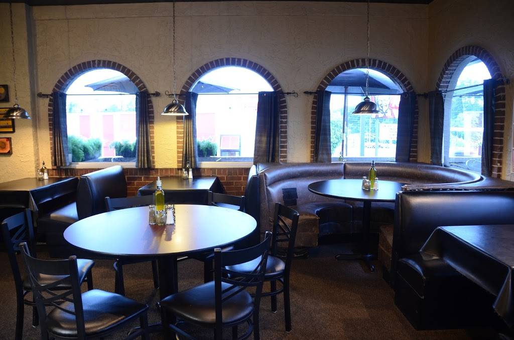 Olive Pit A Pasta House | restaurant | 905 Mineral Wells Ave, Paris, TN 38242, USA | 7316425030 OR +1 731-642-5030