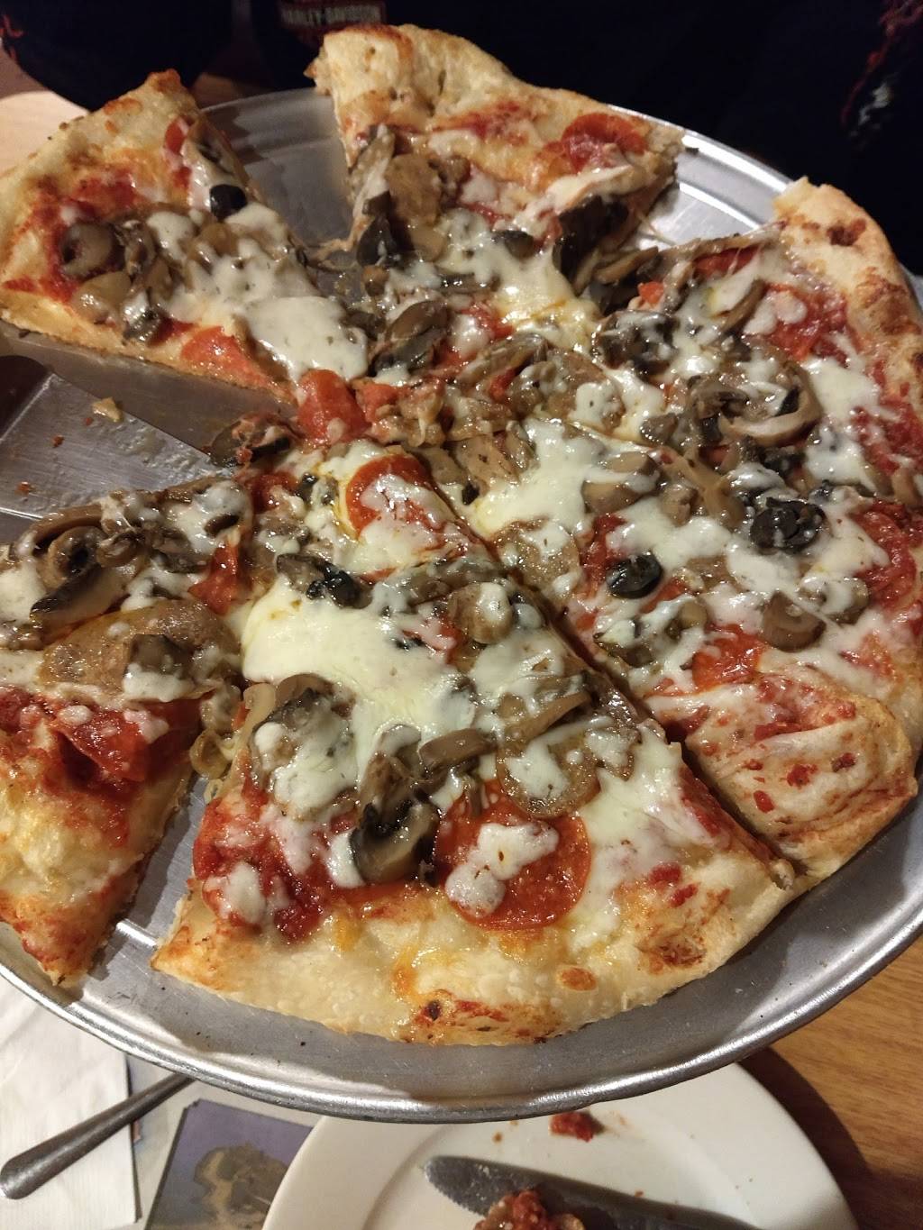 Capri Pizza & Italian Restaurant | restaurant | 227 Fox Hill Rd, Hampton, VA 23669, USA | 7578504355 OR +1 757-850-4355