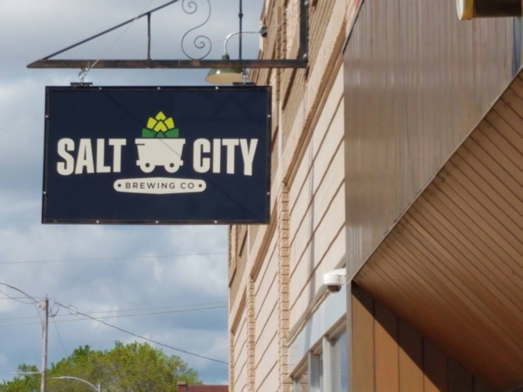 Salt City Brewing Company | restaurant | 514 N Main St, Hutchinson, KS 67501, USA | 6209606210 OR +1 620-960-6210