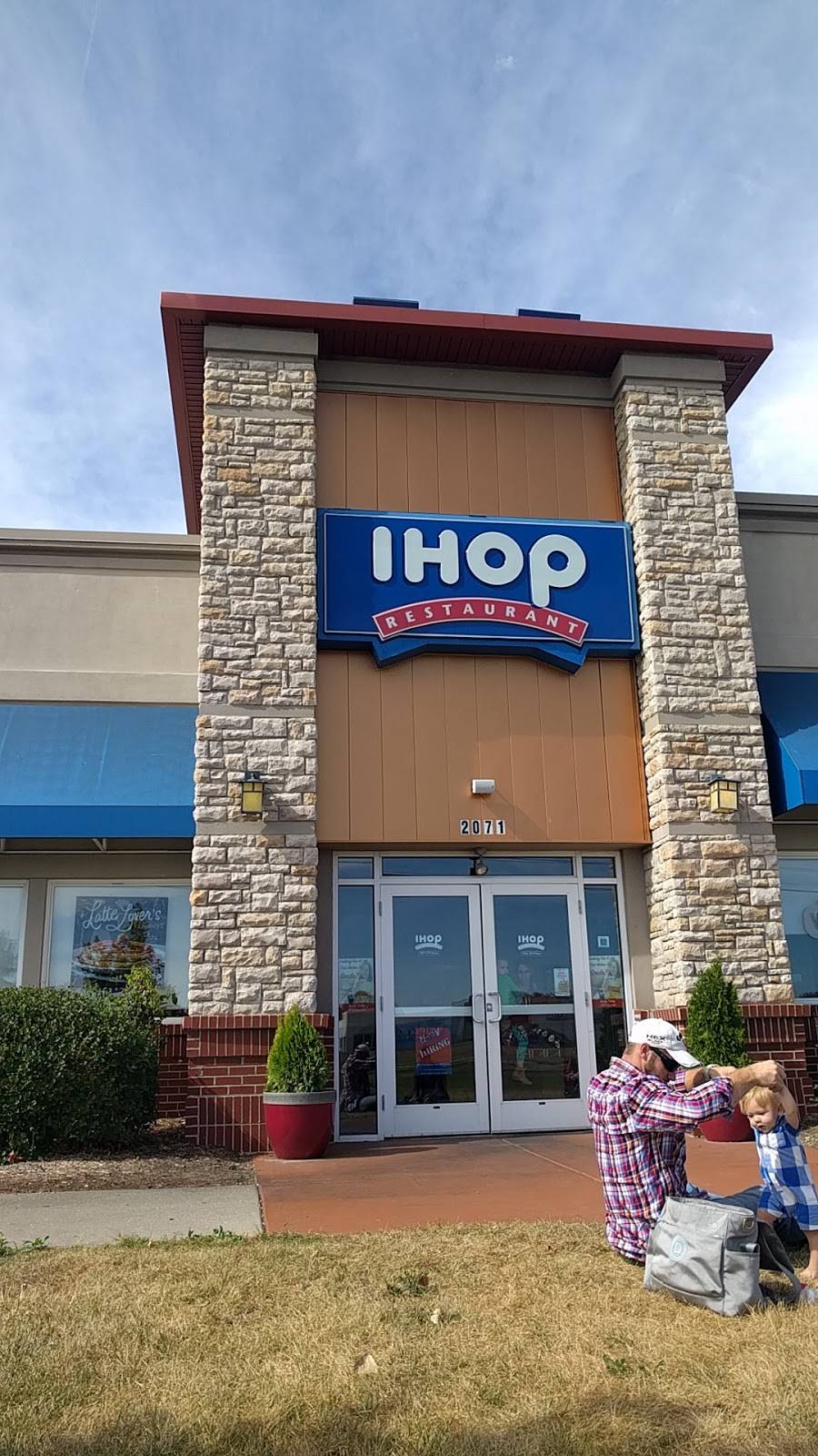 IHOP | restaurant | 2071 E Beltline Ave NE, Grand Rapids, MI 49525, USA | 6163641210 OR +1 616-364-1210