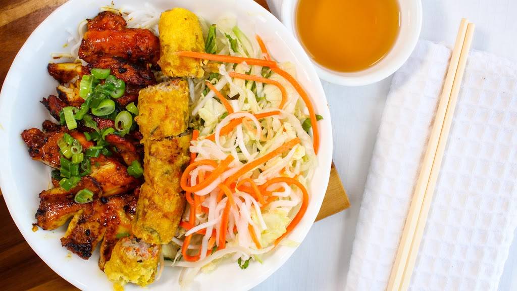 Pho Saigon Bangkok Restaurant | restaurant | 2416 St Clair Ave W, Toronto, ON M6N 1L2, Canada | 4167638838 OR +1 416-763-8838