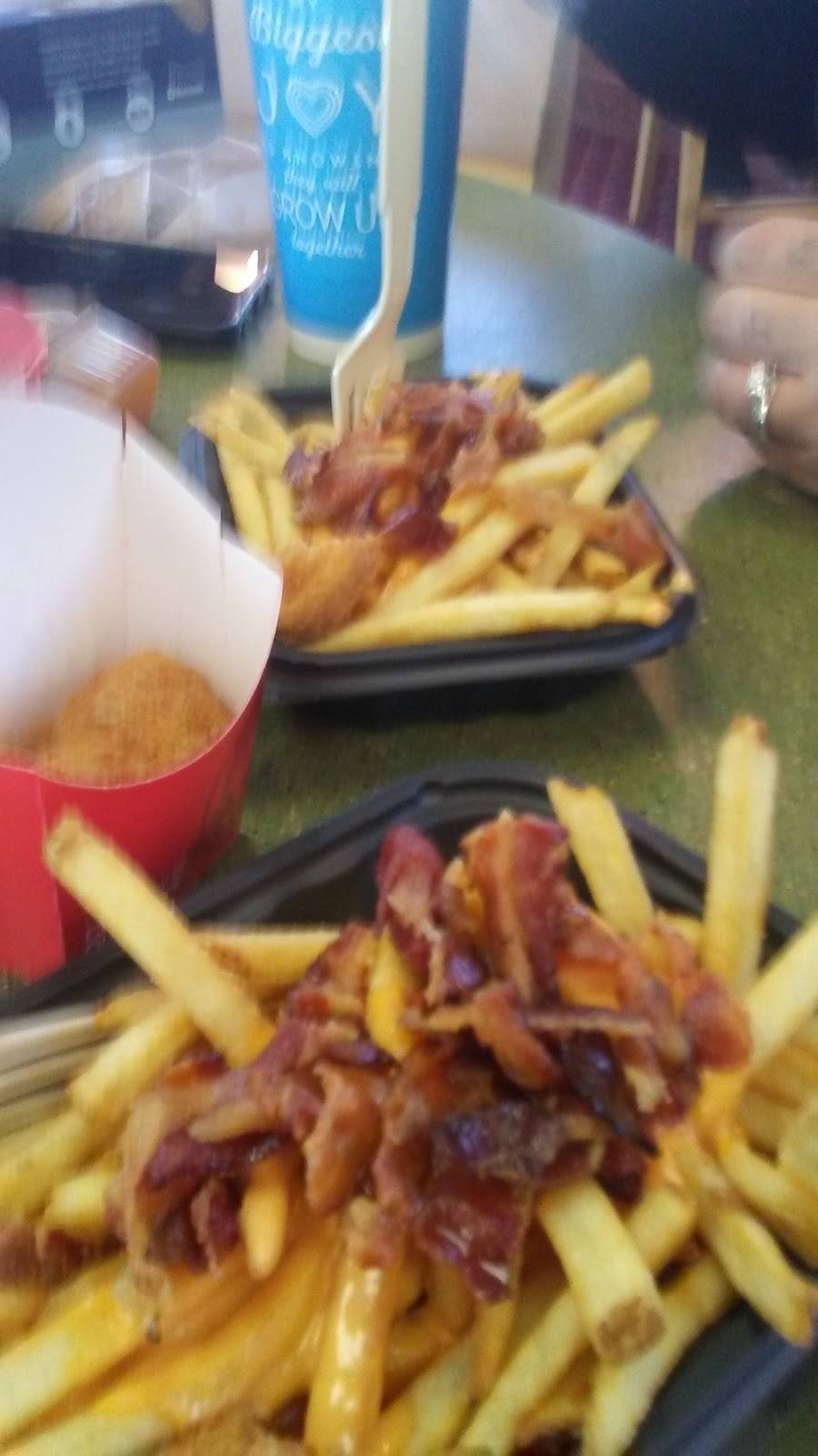 Wendys | restaurant | 55 Hampshire St, Lawrence, MA 01840, USA | 9786863555 OR +1 978-686-3555