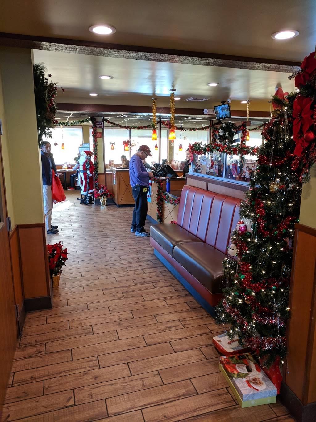 Dennys | restaurant | 10430 Friars Rd, San Diego, CA 92120, USA | 6195280224 OR +1 619-528-0224