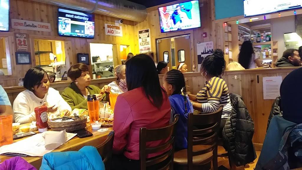 Original Hooters | restaurant | 9159 S Cicero Ave, Oak Lawn, IL 60453, USA | 7084234668 OR +1 708-423-4668