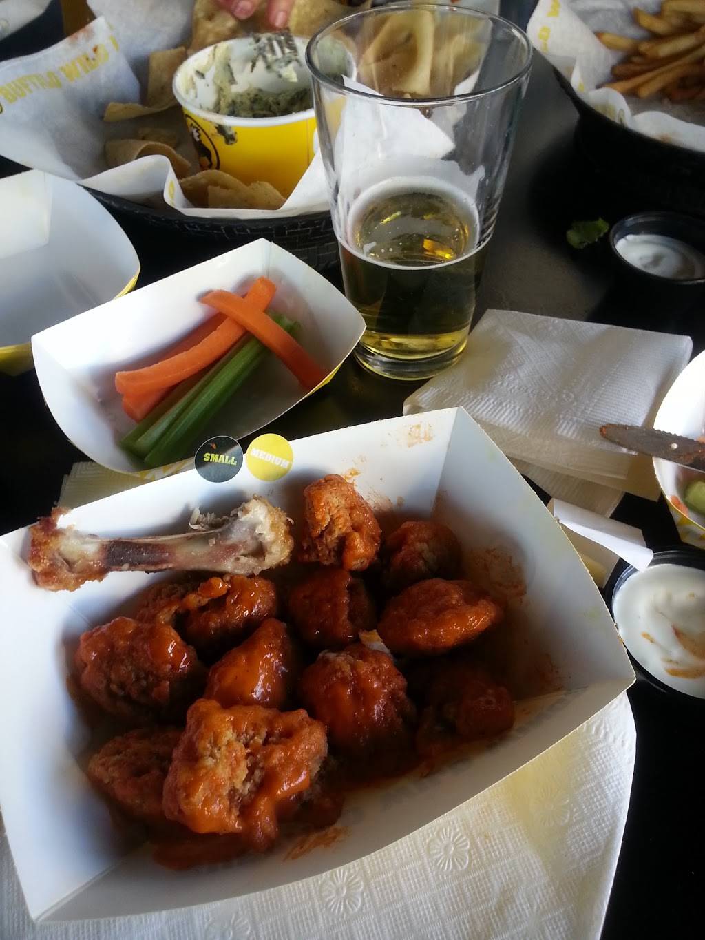 Buffalo Wild Wings | restaurant | 2510 W Happy Valley Rd #1241, Phoenix, AZ 85085, USA | 6232076900 OR +1 623-207-6900