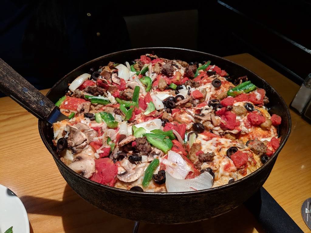 BJs Restaurant & Brewhouse | restaurant | 107 South First Street, Burbank, CA 91502, USA | 8185570881 OR +1 818-557-0881