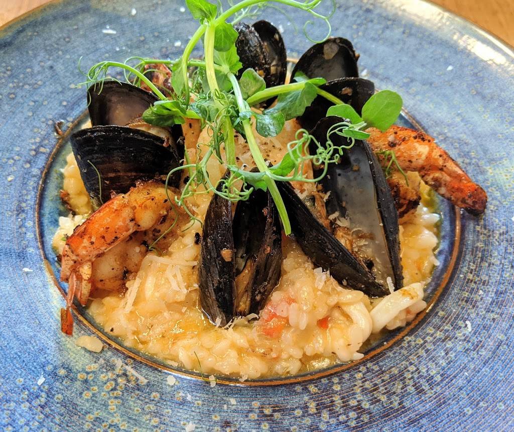 Travelers Table | restaurant | 520 Westheimer Rd, Houston, TX 77006, USA | 8324095785 OR +1 832-409-5785