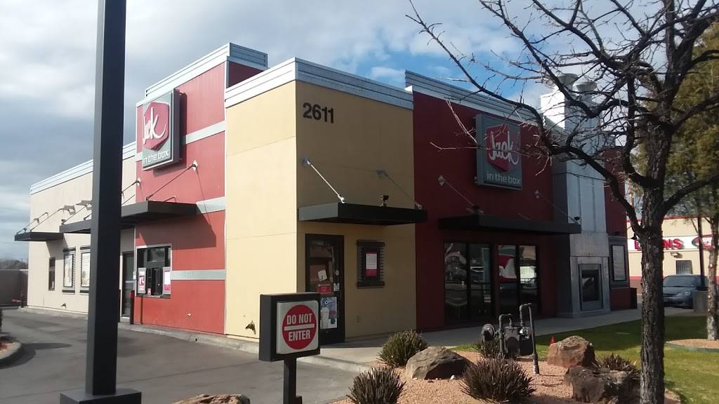 Jack in the Box | restaurant | 2611 S Hampton Rd, Dallas, TX 75224, USA | 2143378511 OR +1 214-337-8511