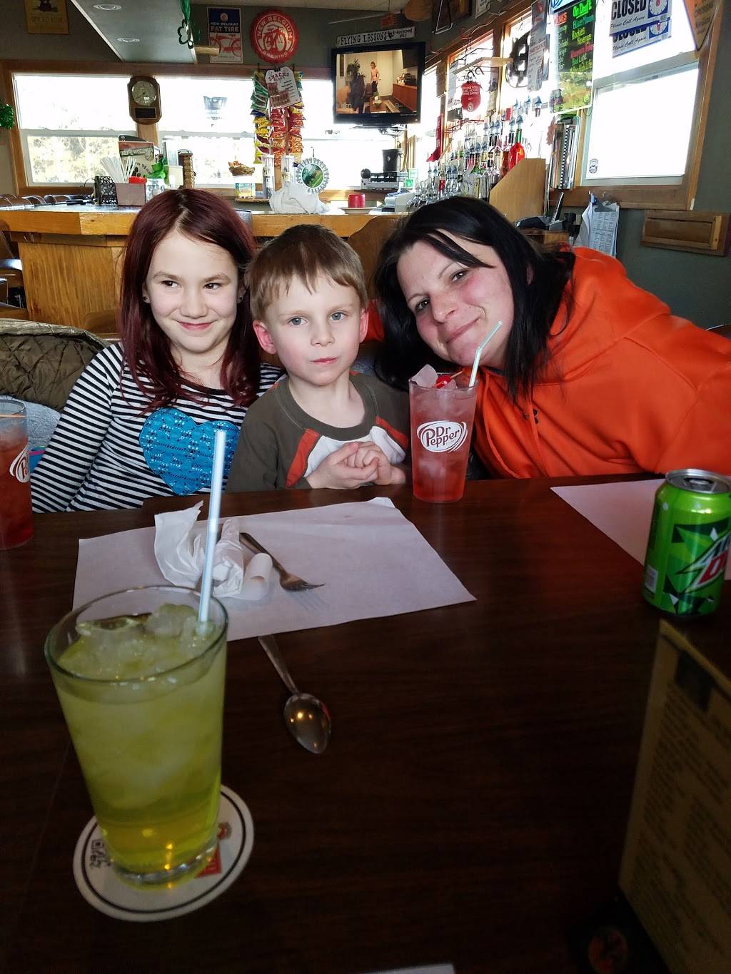 Lindas Lookout | restaurant | N8004 Co Rd A, Watertown, WI 53094, USA | 9206992137 OR +1 920-699-2137