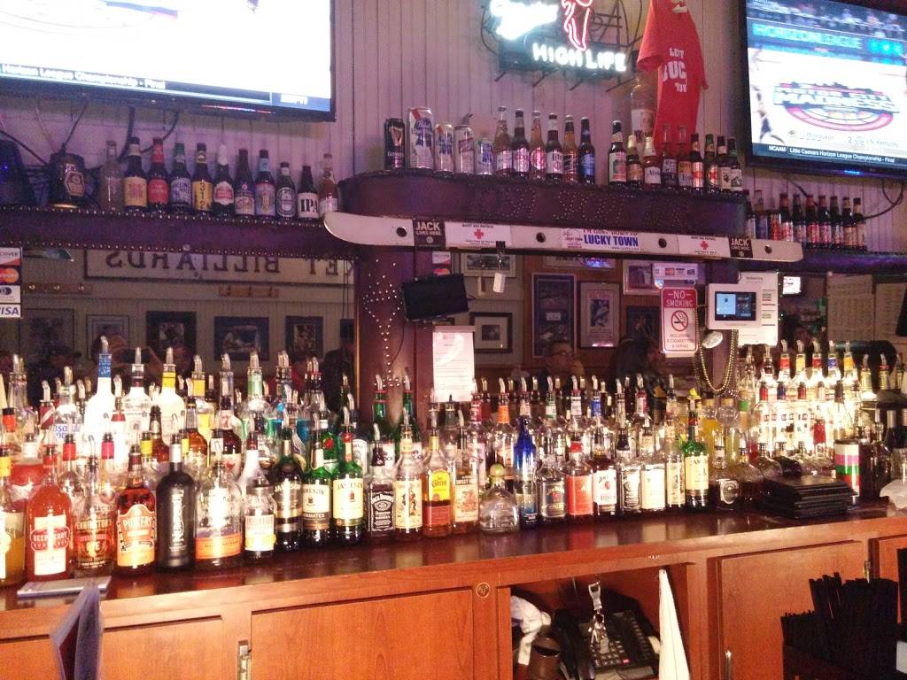 Leffs Lucky Town | restaurant | 7208 W State St, Wauwatosa, WI 53213, USA | 4142589886 OR +1 414-258-9886