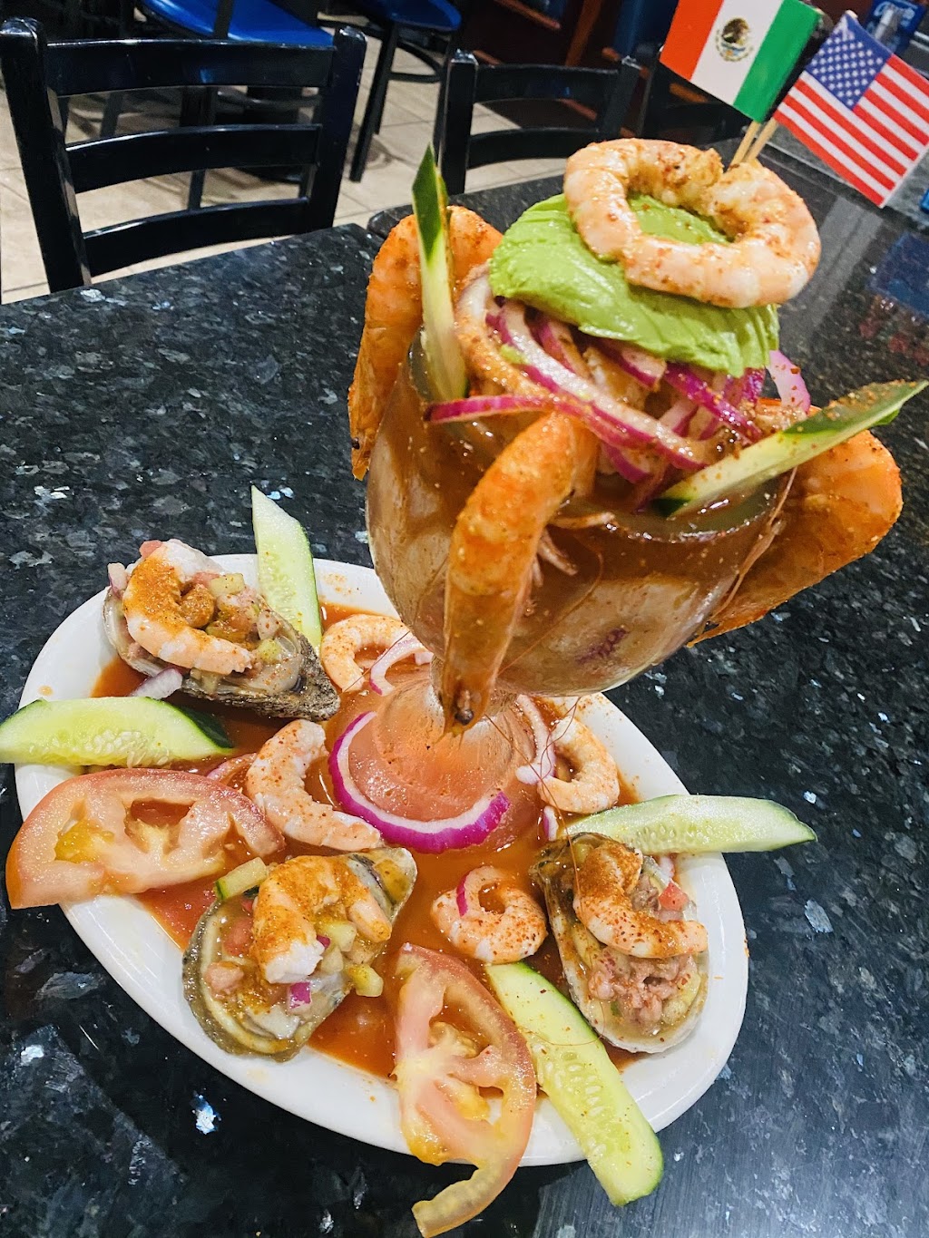 Mariscos y Mas "La Finkera" | restaurant | 2915 N 43rd Ave, Phoenix, AZ 85031, USA | 6023681001 OR +1 602-368-1001