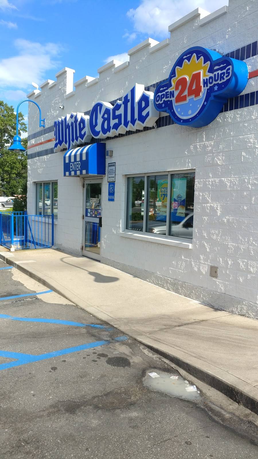 White Castle | restaurant | 6207 Sunrise Hwy, Massapequa, NY 11758, USA | 5167994641 OR +1 516-799-4641