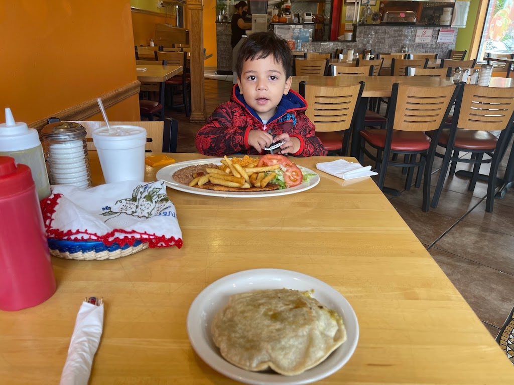 Gorditas la Tia susy #2 | restaurant | 2423 W 51st St, Chicago, IL 60632, USA | 7739126767 OR +1 773-912-6767