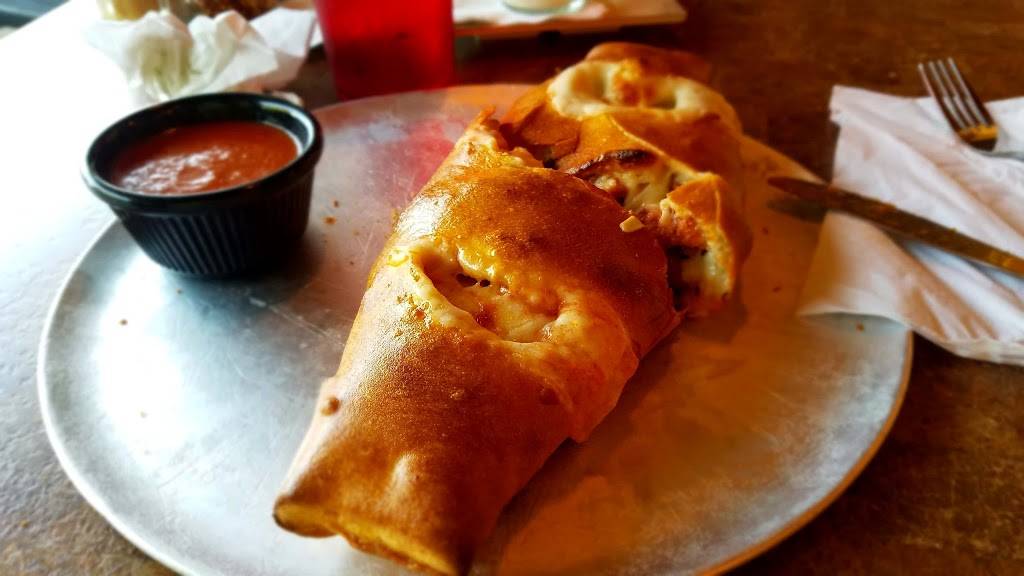 Cristos Pizza | restaurant | 1302 E Millbrook Rd, Raleigh, NC 27609, USA | 9198726797 OR +1 919-872-6797