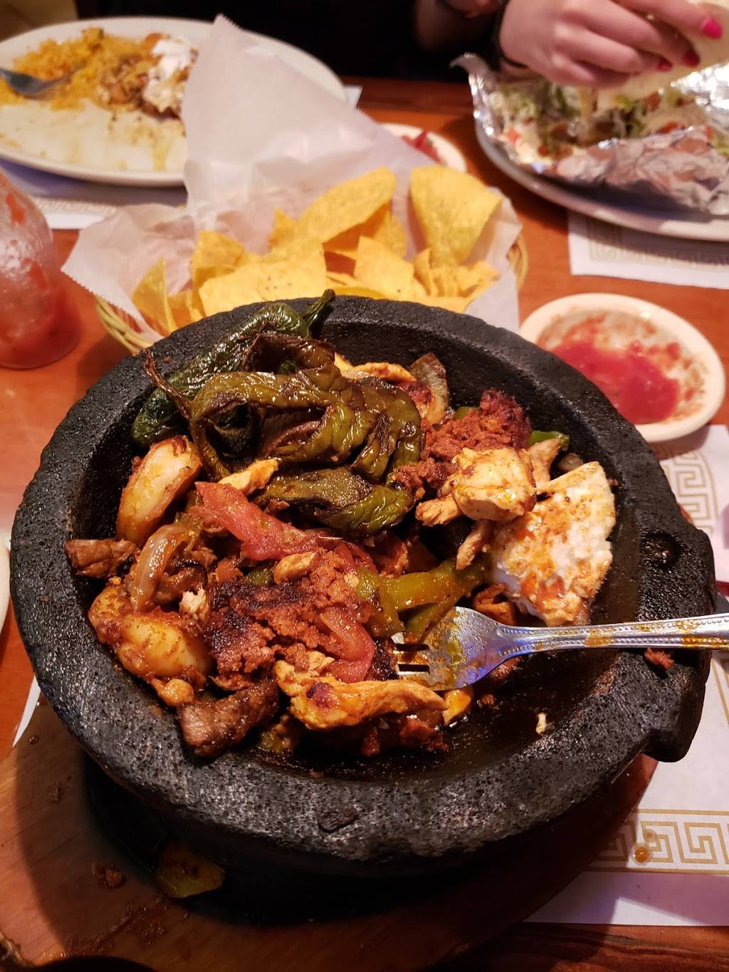 La Fiesta Mexican Restaurant | restaurant | 5707 Western Ave, Knoxville, TN 37921, USA | 8655882599 OR +1 865-588-2599