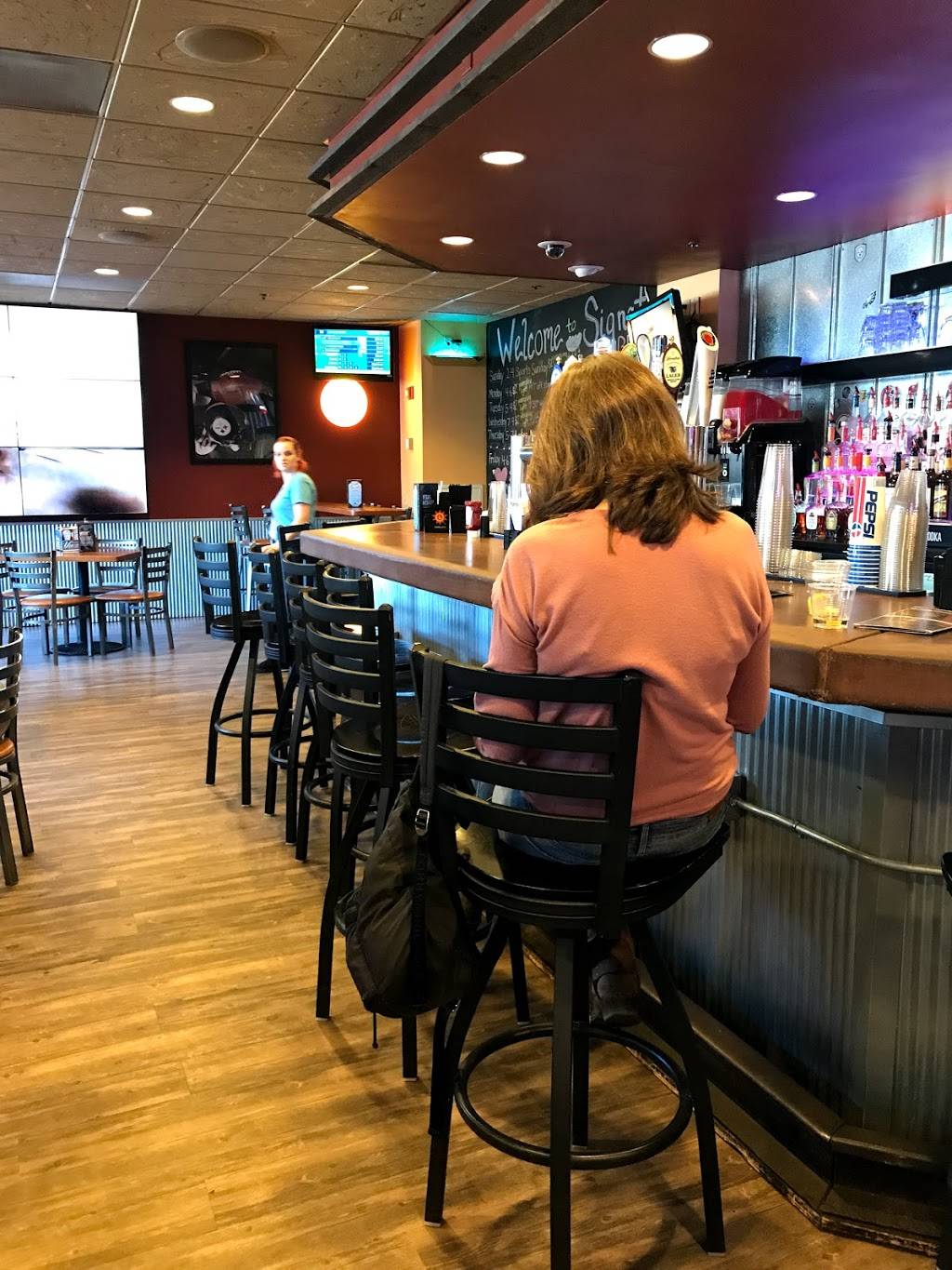 Signatures Bar & Grill | restaurant | 16701 Lakeview Rd NE, Flintstone, MD 21530, USA | 3017848400 OR +1 301-784-8400