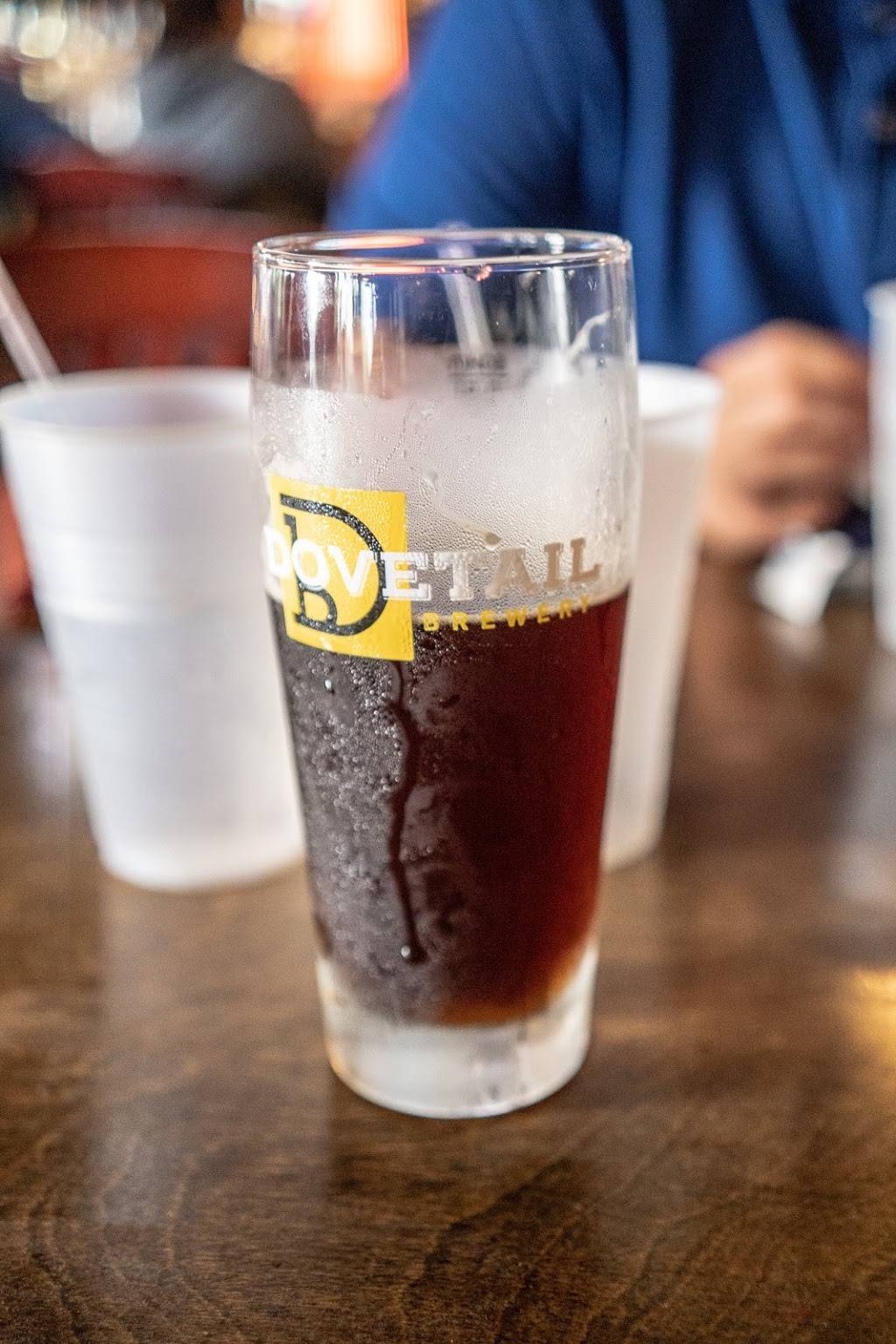 Wild Goose Bar & Grill | restaurant | 4265 N Lincoln Ave, Chicago, IL 60618, USA | 7732817112 OR +1 773-281-7112