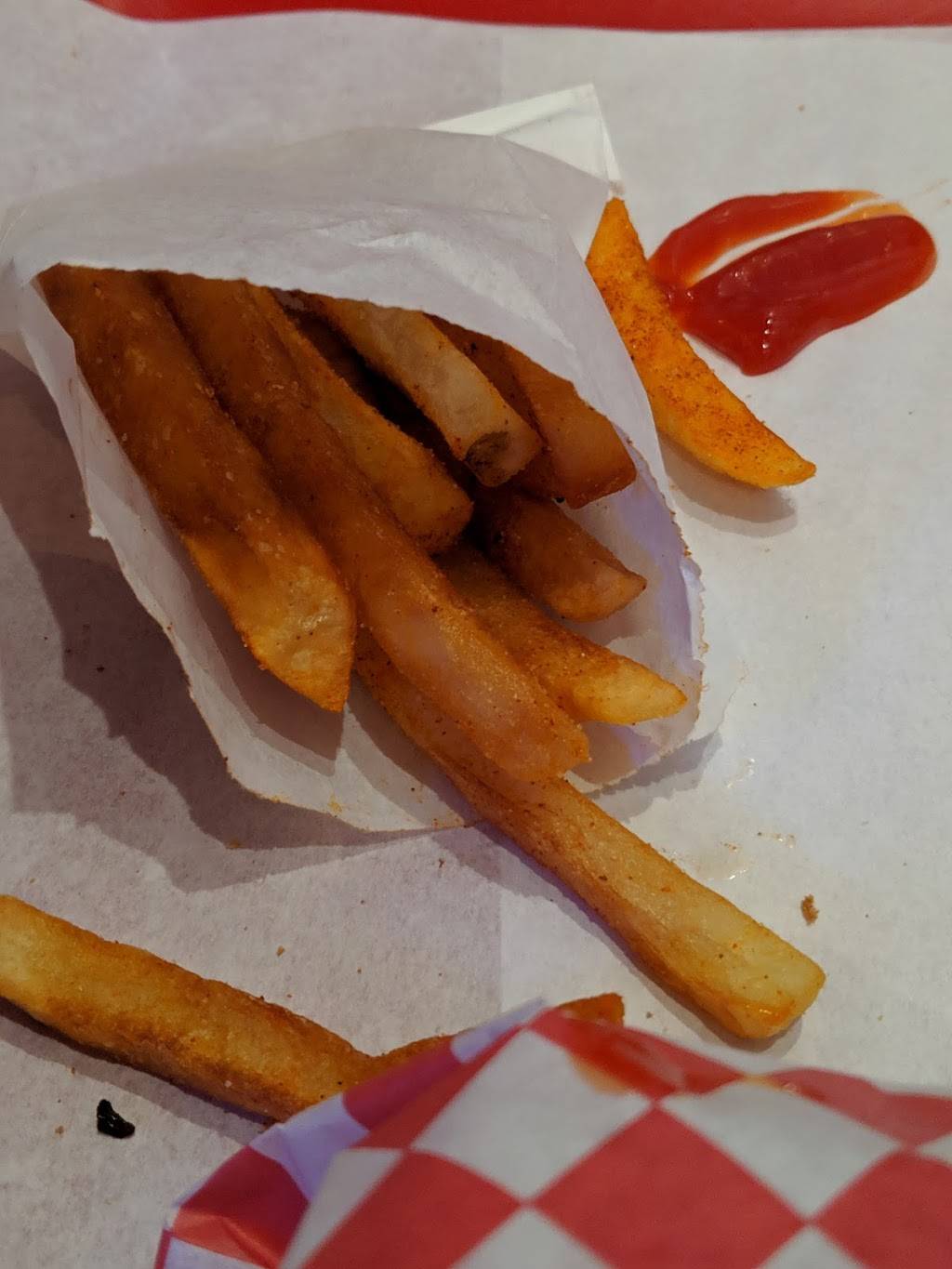 Wimpys Hamburgers | restaurant | 101 S Court St, Visalia, CA 93291, USA | 5598023925 OR +1 559-802-3925