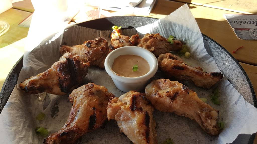 Blue Moon Waterfront Grille | restaurant | 525 Basswood Dr, Nashville, TN 37209, USA | 6153566666 OR +1 615-356-6666