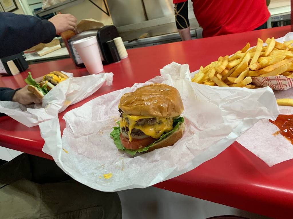 88 Giant Burgers To Go | restaurant | 19845 CA-88, Pine Grove, CA 95665, USA | 2092967277 OR +1 209-296-7277