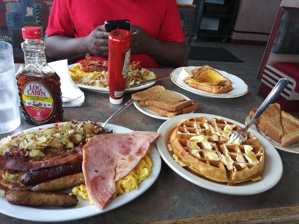 Lucas Coney Island | restaurant | 309 E Michigan Ave, Ypsilanti, MI 48198, USA | 7344835771 OR +1 734-483-5771