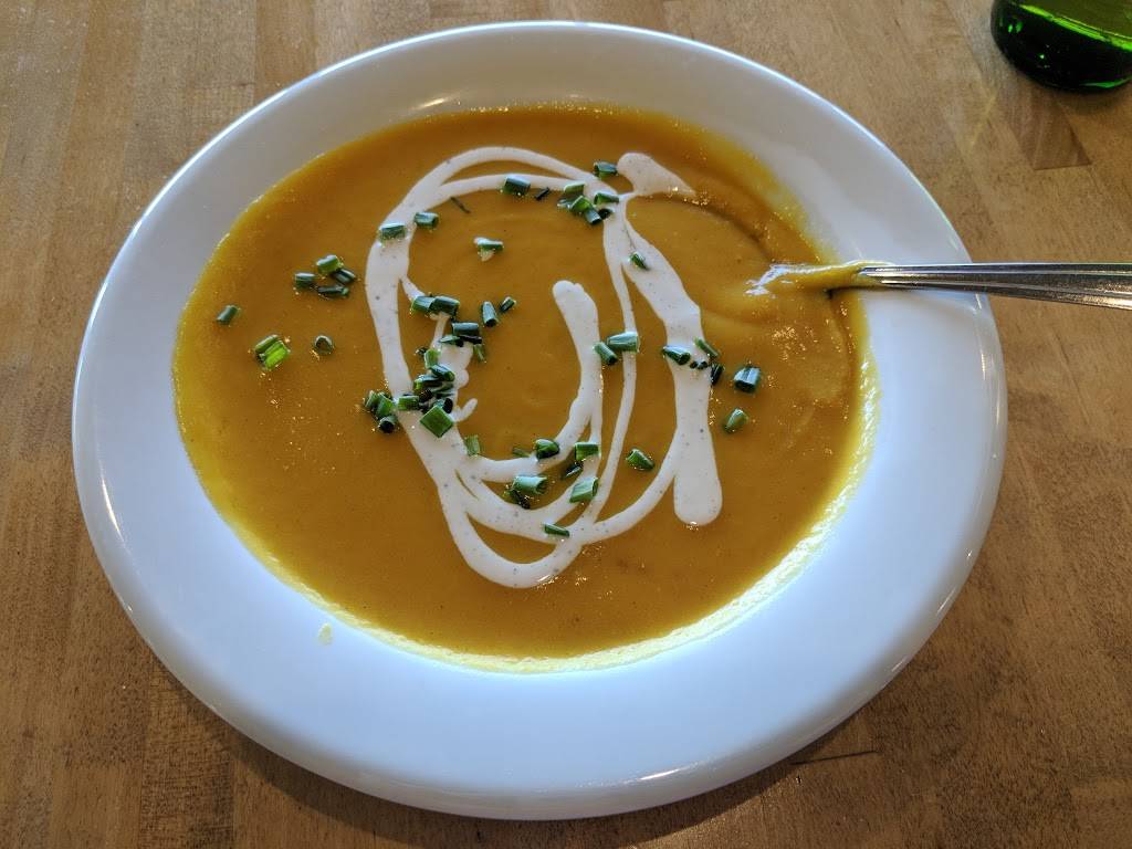 Wolfgang Puck Express | restaurant | 4600 International Gateway, Columbus, OH 43219, USA | 6146817166 OR +1 614-681-7166