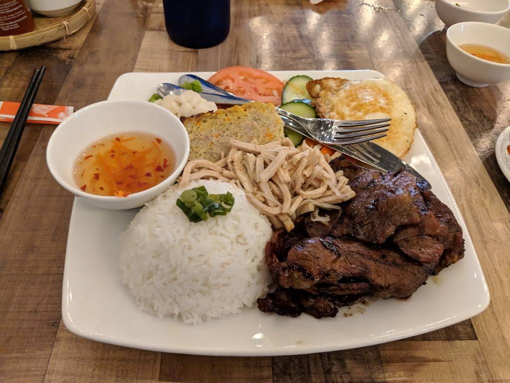 Two Sisters Vietnamese Restaurant | restaurant | 216 N Highland Ave, Pittsburgh, PA 15206, USA | 4124042760 OR +1 412-404-2760