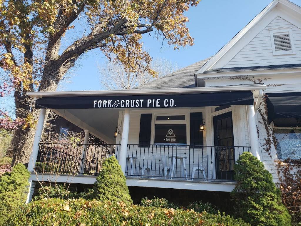 Fork and Crust | restaurant | 600 N Mission Blvd, Fayetteville, AR 72701, USA | 4794456925 OR +1 479-445-6925