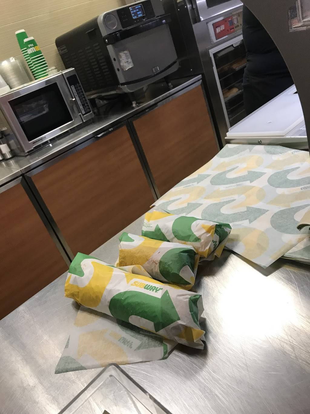 Subway | restaurant | 5156 Buffalo Speedway, Houston, TX 77005, USA | 7136678990 OR +1 713-667-8990