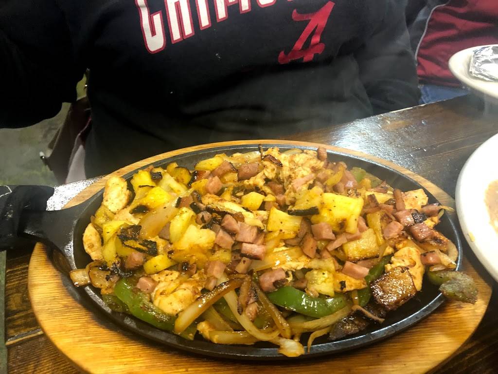 Los Reyes Mexican Grill | restaurant | 821 Allison-Bonnett Memorial Dr, Bessemer, AL 35023, USA | 2054906319 OR +1 205-490-6319