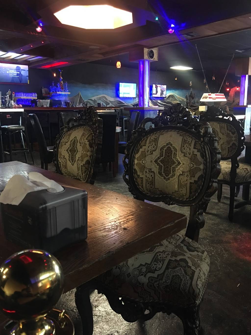 Crave Restaurant and Bar | restaurant | 2001 E Fowler Ave suite b, Tampa, FL 33612, USA | 8134881753 OR +1 813-488-1753