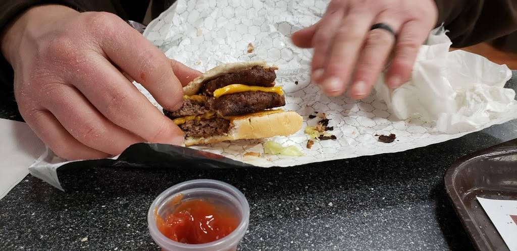 Braums Ice Cream & Burger Restaurant | restaurant | One W Main St, Yukon, OK 73099, USA | 4053543615 OR +1 405-354-3615