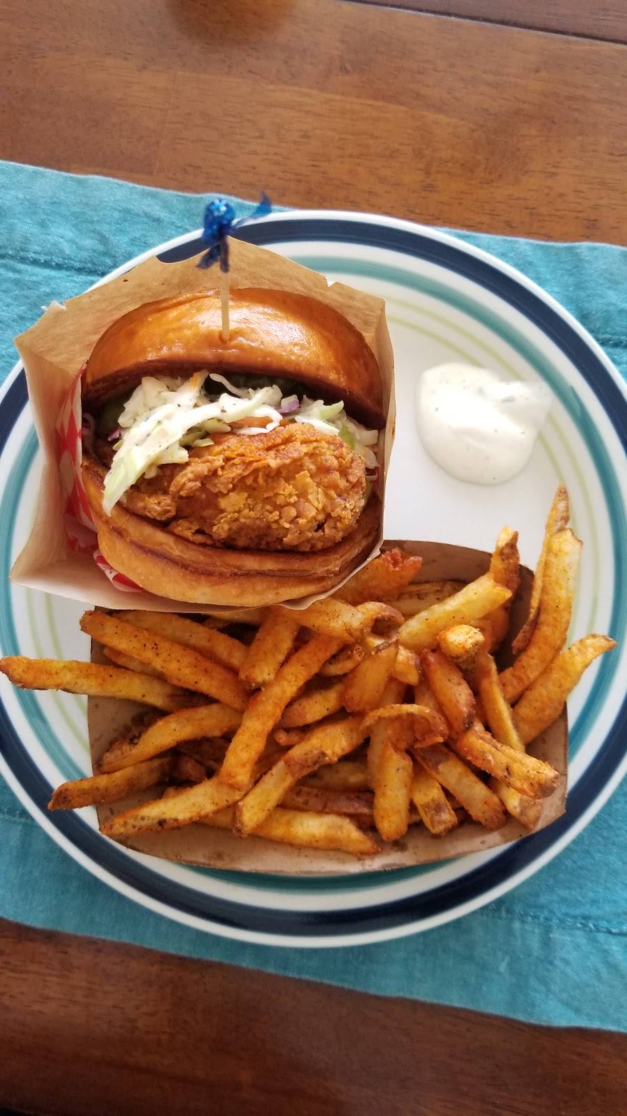 Fry the Coop | restaurant | 5128 W 95th St, Oak Lawn, IL 60453, USA | 7085768645 OR +1 708-576-8645