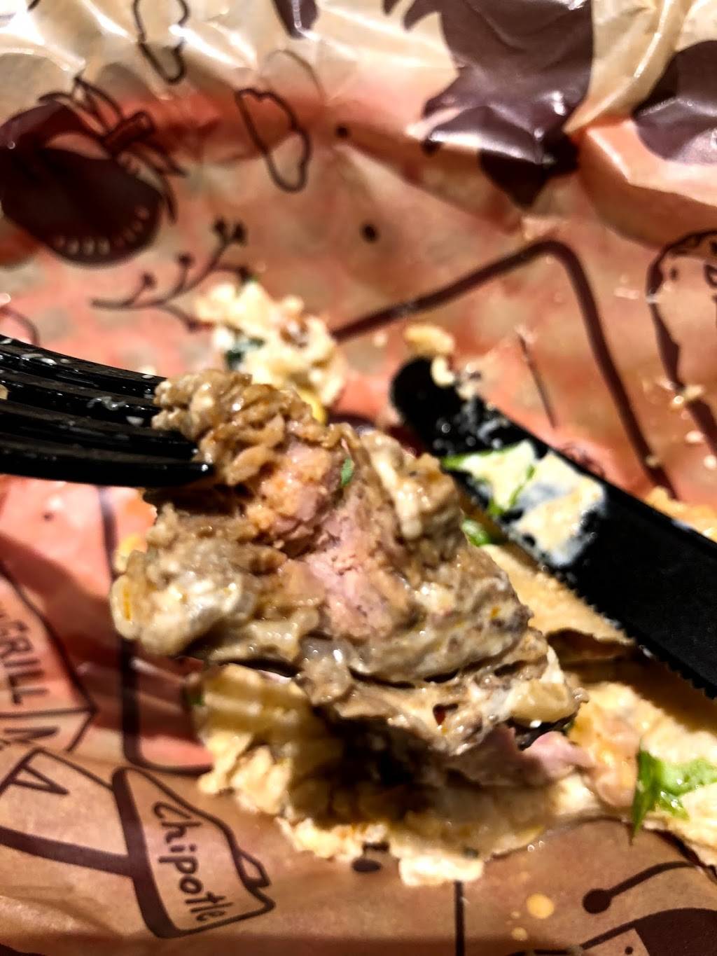 Chipotle Mexican Grill | restaurant | 3170 S Wadsworth Blvd, Lakewood, CO 80227, USA | 3039864424 OR +1 303-986-4424