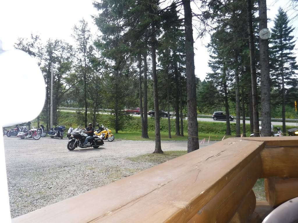 Club des Montagnards | restaurant | 388 Route du Moulin, Saint-Sylvestre, QC G0S 3C0, Canada | 4185962010 OR +1 418-596-2010