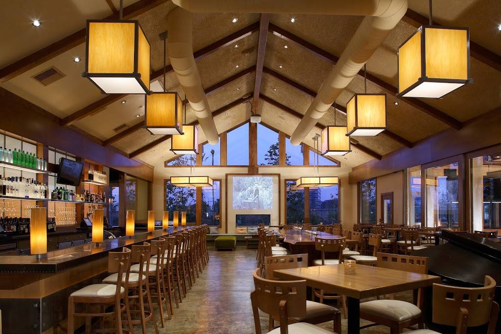 Salt Creek Grille | restaurant | 2015 East Park Place, El Segundo, CA 90245, USA | 3103359288 OR +1 310-335-9288