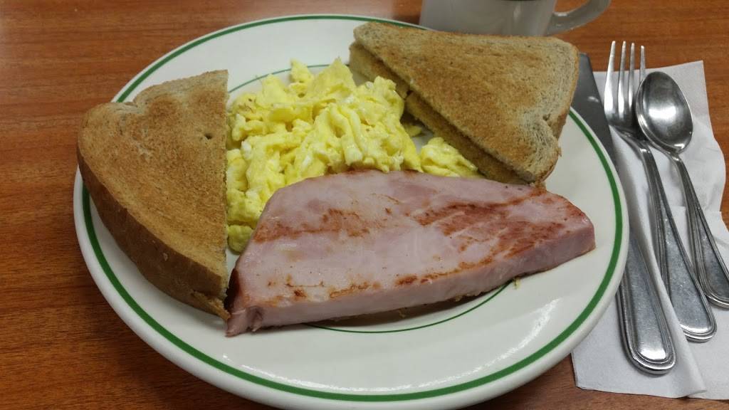 Town Hall Restaurant | restaurant | 4315 Division Hwy, East Earl, PA 17519, USA | 7173544056 OR +1 717-354-4056