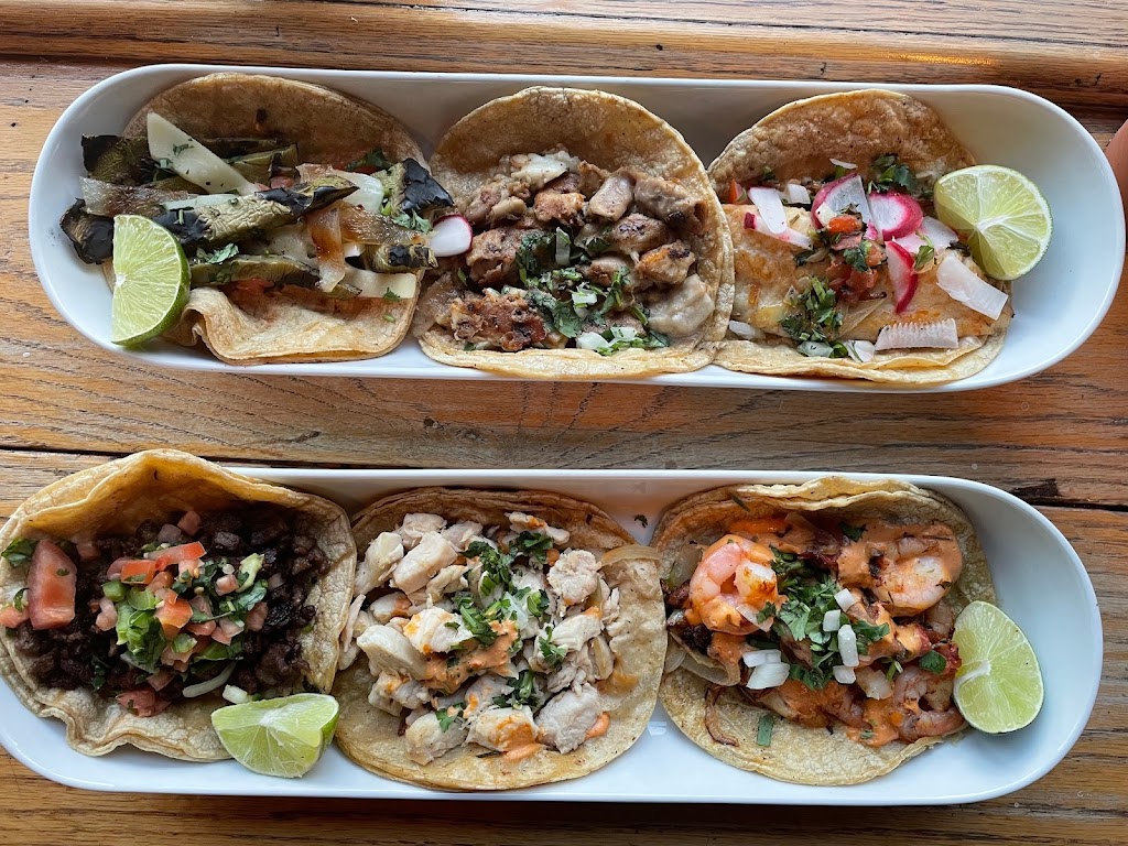 La Biznaga #2 | restaurant | 3555 N Broadway, Chicago, IL 60657, USA | 7738575110 OR +1 773-857-5110